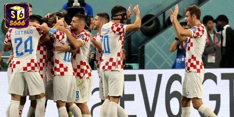 Phong độ ổn định giúp Croatia tiến sâu tại giải